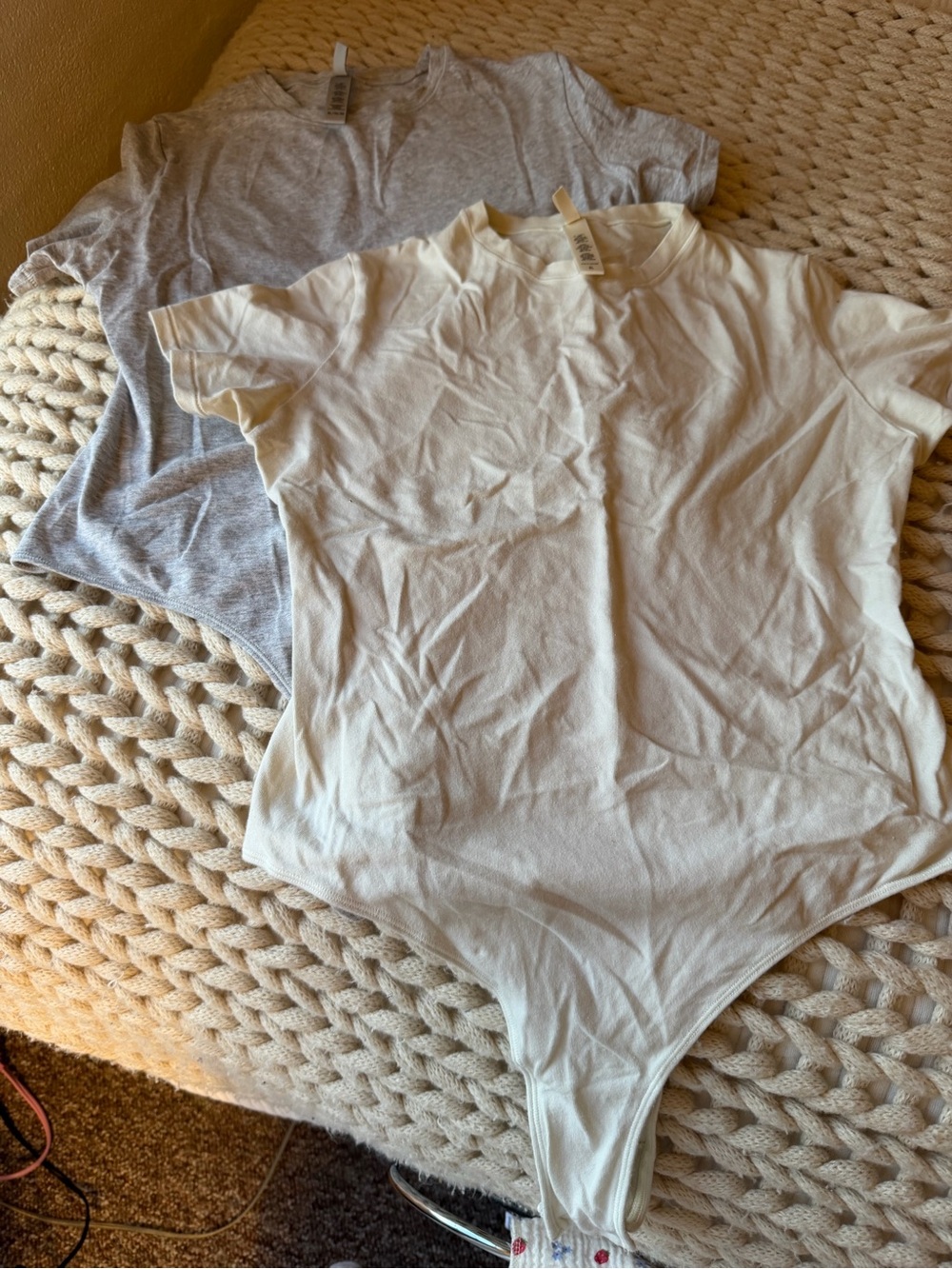 Skims Short Sleeve Tee Bodysuit -cream and Light Gray